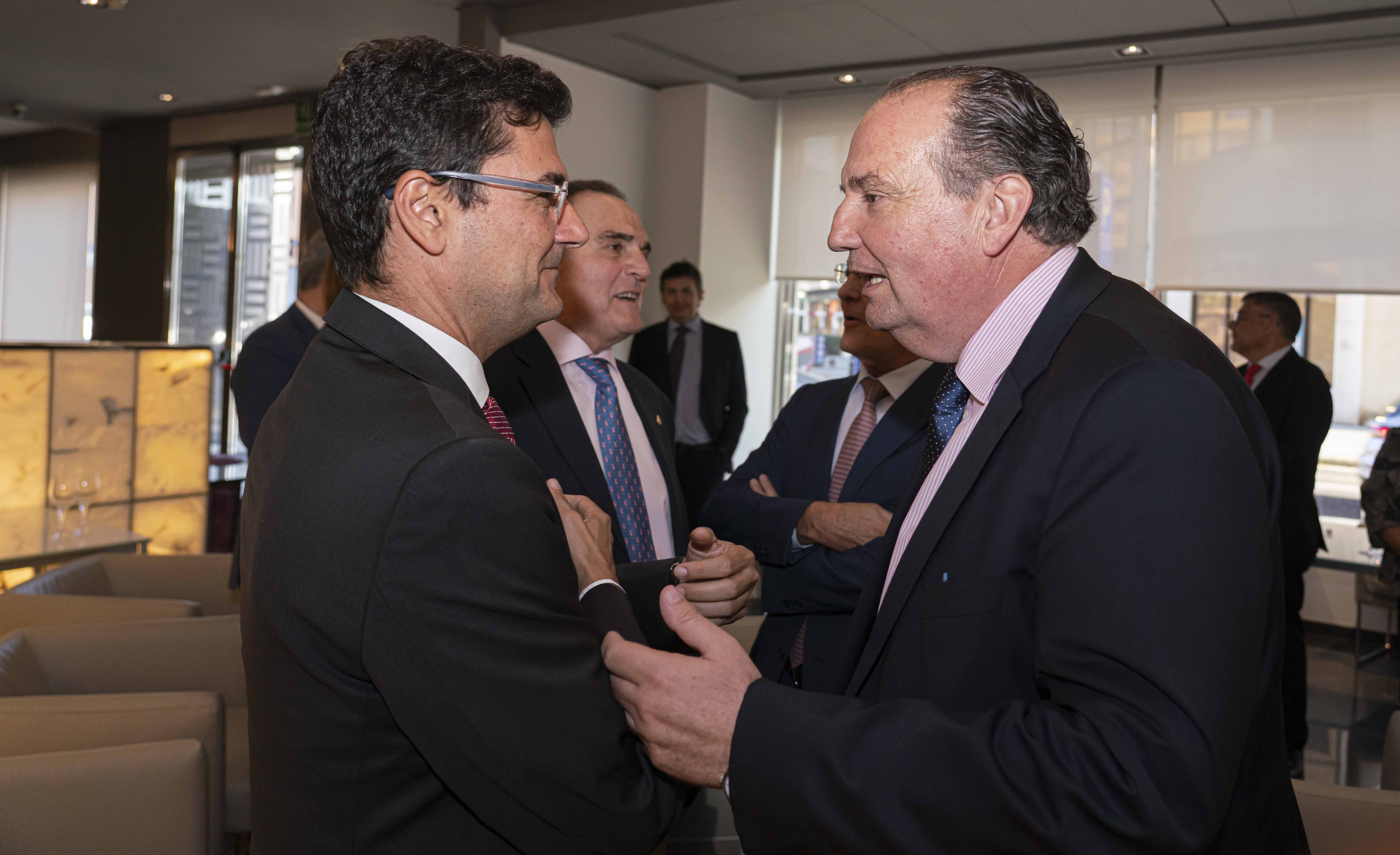 El presidente de las Cámaras de la CV, José Vicente Morata, aborda la situación del comercio exterior valenciano en el Club de Encuentro IX